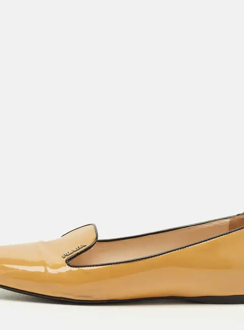 Prada Logo Size 38.5 Beige Patent Leather Smoking Slippers
