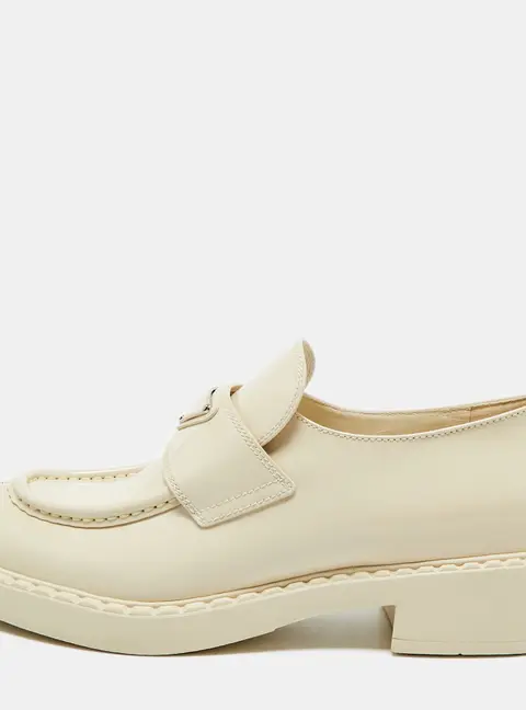 Prada Size 40 Cream Patent Leather Loafers