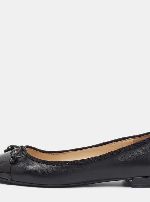 Prada Size 36 Black Leather and Patent Bow Cap Toe Ballet Flats