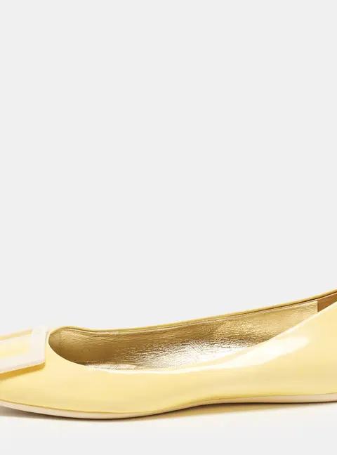 Roger Vivier Trompette Size 40 Cream Patent Leather Ballet Flats