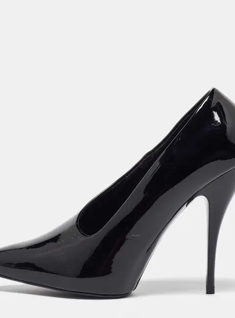 Stella McCartney Black Faux Patent Leather V Neck Pointed Toe Pumps Size 35
