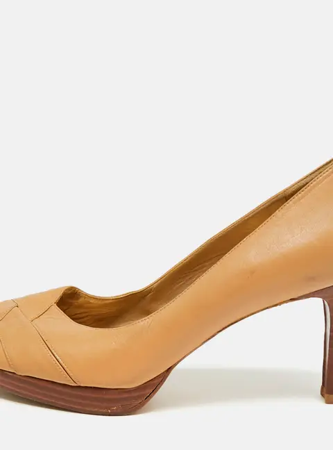 Stuart Weitzman Size 39 Beige Leather Platform Peep Toe Pumps