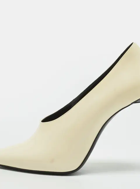 Saint Laurent Anja Size 38 Cream Patent Leather Pumps