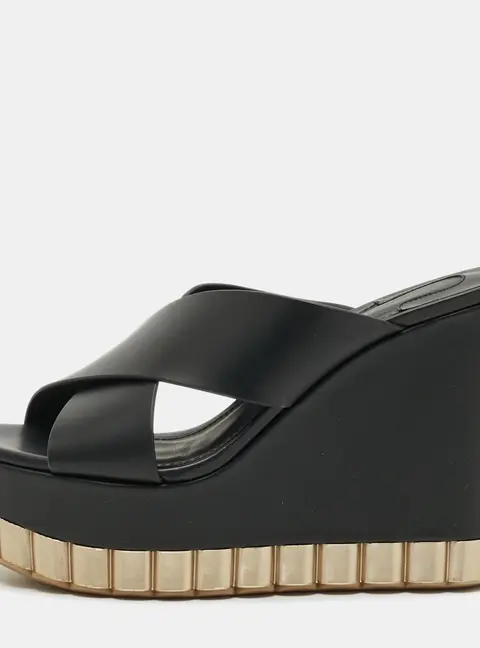 Salvatore Ferragamo Nicosia Size 36 Black Leather Wedge Sandals