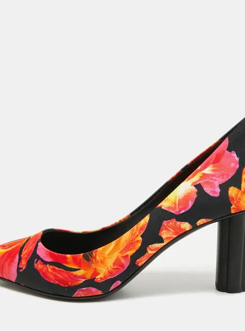 Salvatore Ferragamo Badia Size 39.5 Multicolor Floral Print Fabric Pointed Toe Pumps