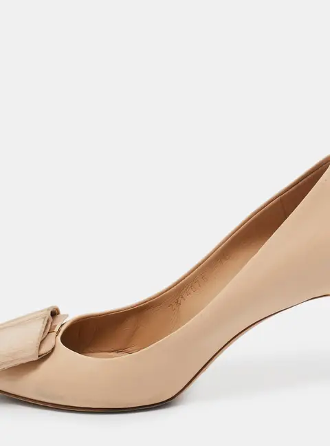 Salvatore Ferragamo Beige Leather Bow Pumps Size 36