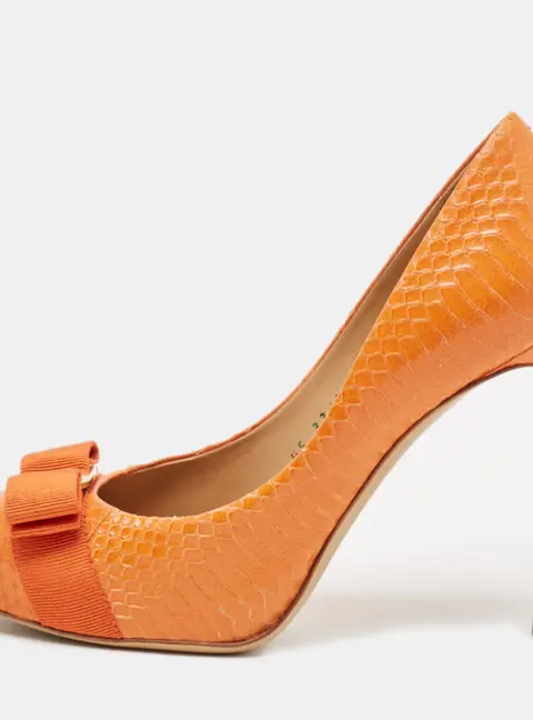 Salvatore Ferragamo Vara Bow Size 37 Orange Snakeskin Leather Pumps