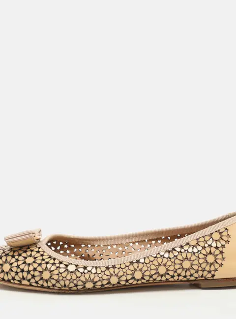 Salvatore Ferragamo Beige Patent Leather Laser Cut Vara Bow Ballet Flats Size 38