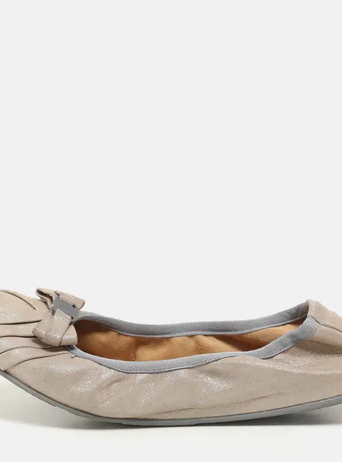 Salvatore Ferragamo Metallic Beige Suede Vara Bow Scrunch Ballet Flats Size 38