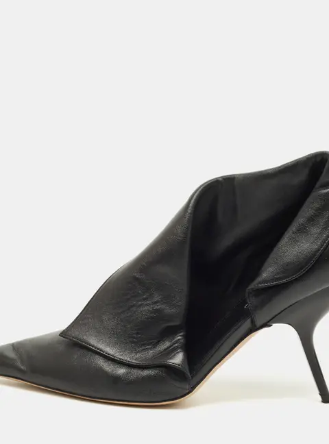 Salvatore Ferragamo Eva Size 39.5 Black Leather D'orsay Pumps