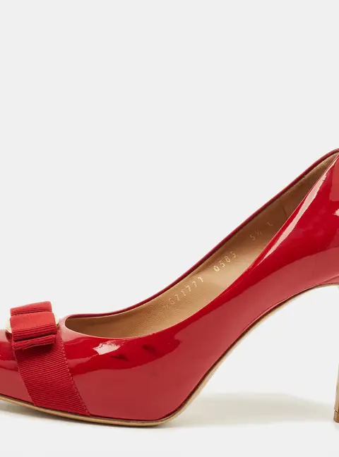 Salvatore Ferragamo Vara Bow Size 36 Red Patent Leather Platform Pumps