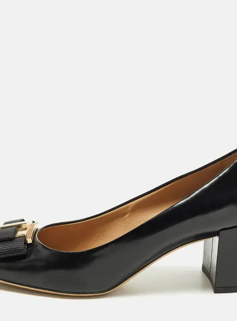 Salvatore Ferragamo Bow Size 38 Black Patent Leather Block Heel Pumps
