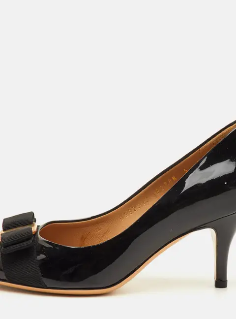 Salvatore Ferragamo Vara Bow Size 35.5 Black Patent Leather Peep Toe Pumps
