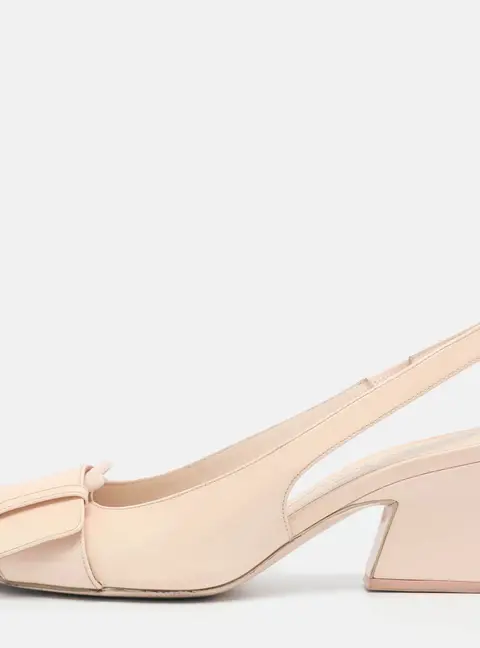 Salvatore Ferragamo Bridget Size 38 Beige Patent Leather Slingback Pumps