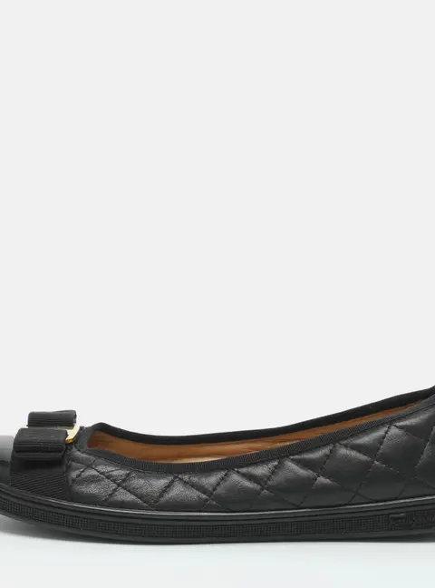 Salvatore Ferragamo Varina Size 37 Black Quilted Leather Ballet Flats