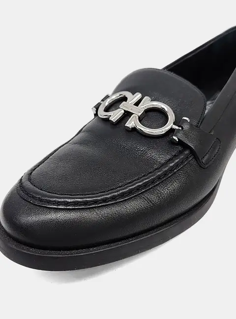 Ferragamo Gancini Black Leather Loafers SHW EU 38