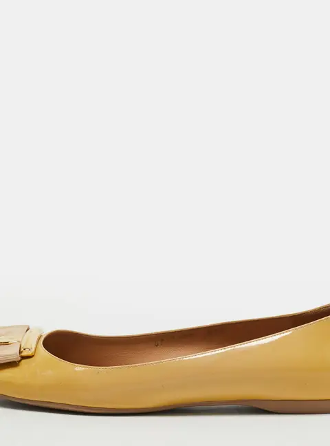 Salvatore Ferragamo Vara Bow Size 39.5 Yellow Patent Leather Ballet Flats