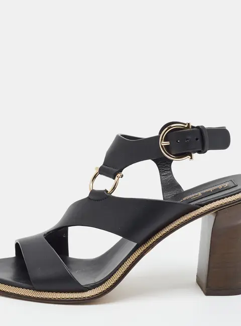 Salvatore Ferragamo Size 37 Black Leather Slingback Sandals