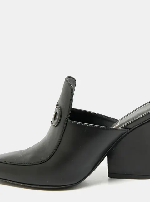 Salvatore Ferragamo Malfa Size 36 Black Leather Mules