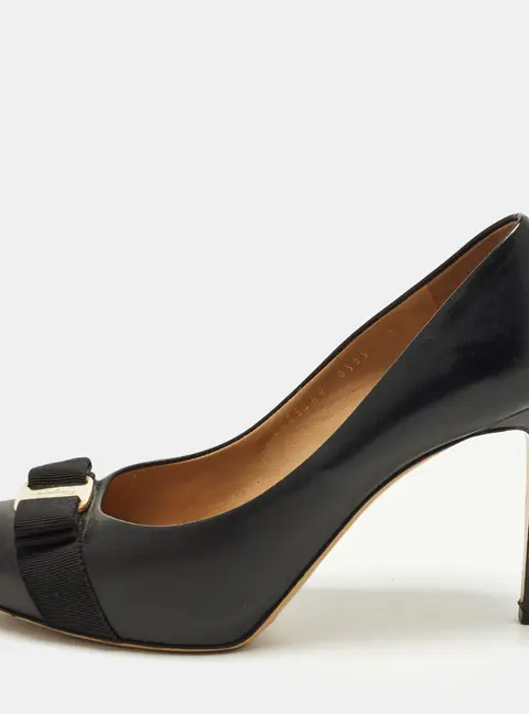 Salvatore Ferragamo Vara Bow Size 38.5 Black Leather Platform Pumps