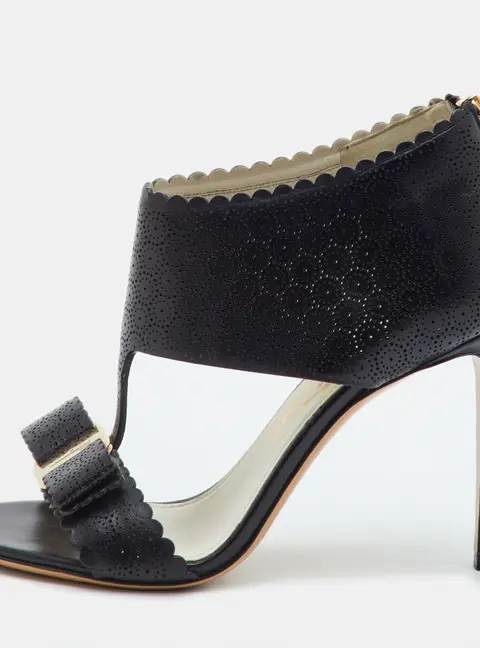 Salvatore Ferragamo Pellas Size 35.5 Black Perforated Leather Vara Bow Sandals