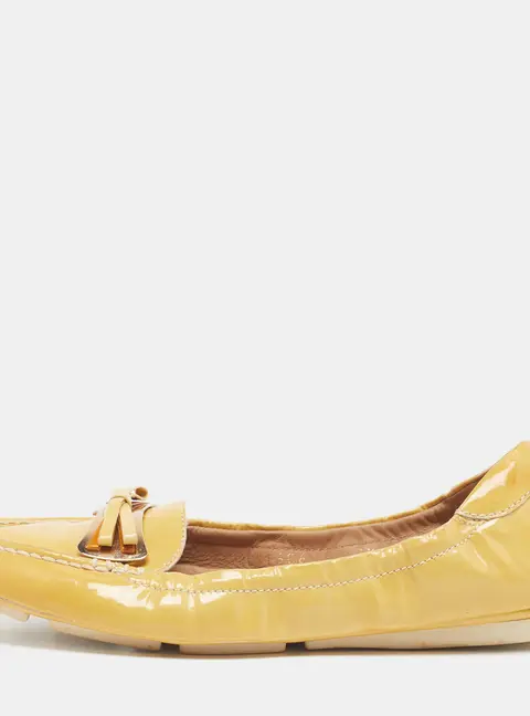 Salvatore Ferragamo Size 35.5 Yellow Patent Leather Scrunch Ballet Flats