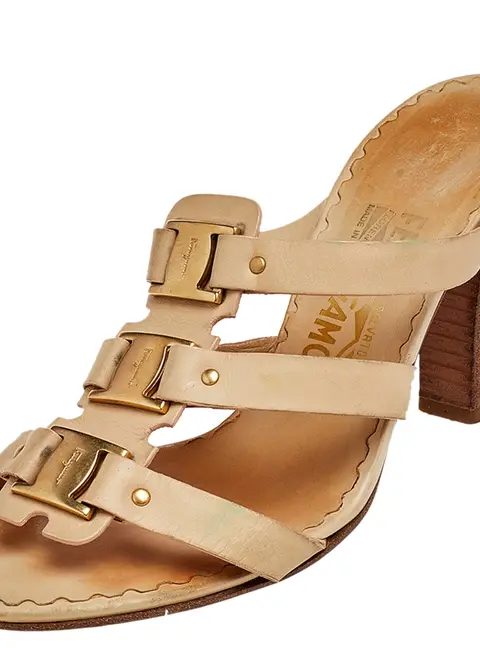 Salvatore Ferragamo Beige Leather Slide Sandals Size 38.5
