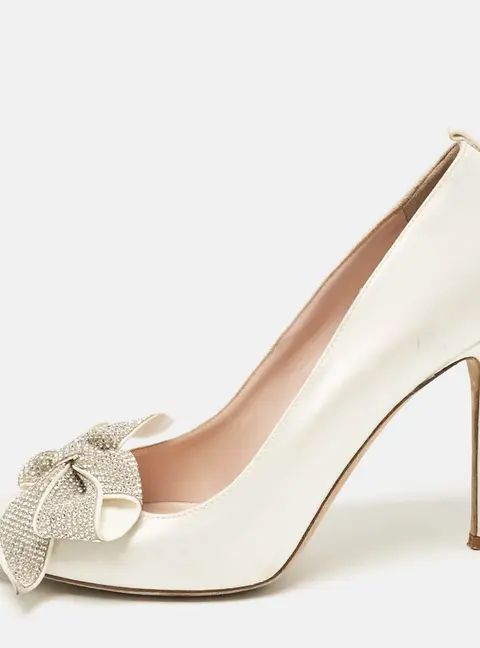 SJP Sarah Jessica Parker Off White Satin Samara Pumps Size 37