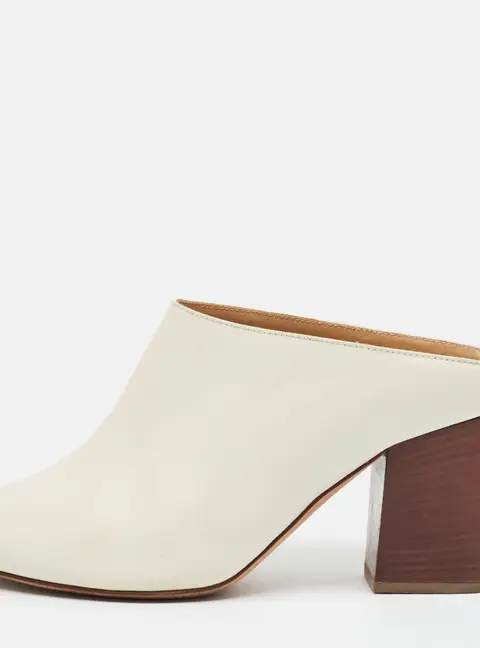 Sergio Rossi Size 37.5 Off White Leather Mules