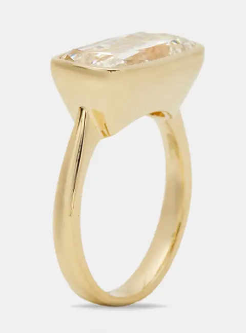 5.30 cts Elongated Cushion 18k Yellow Gold Lab Grown Diamonds Ring Size 51