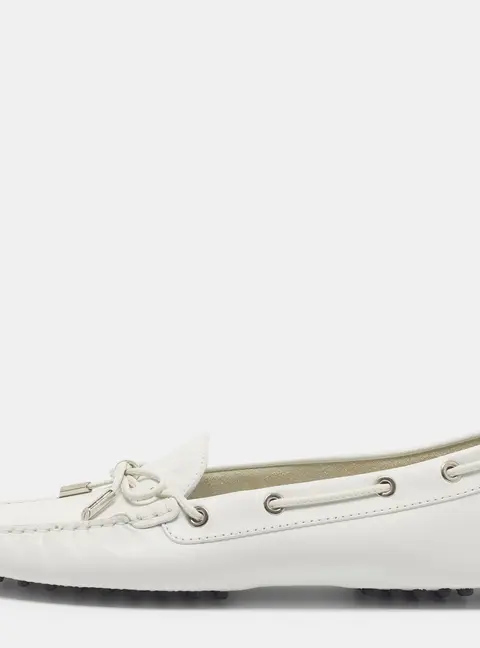 Tod's Gommino Size 40 White Leather Bow Penny Loafers