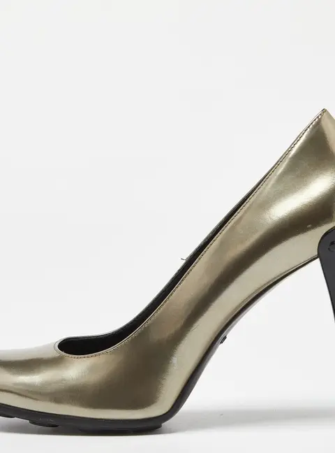 Tod's Metallic Leather Round Toe Pumps Size 40