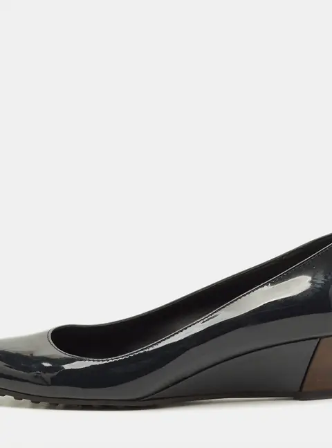 Tod's Size 41 Navy Blue Patent Leather Wedge Pumps