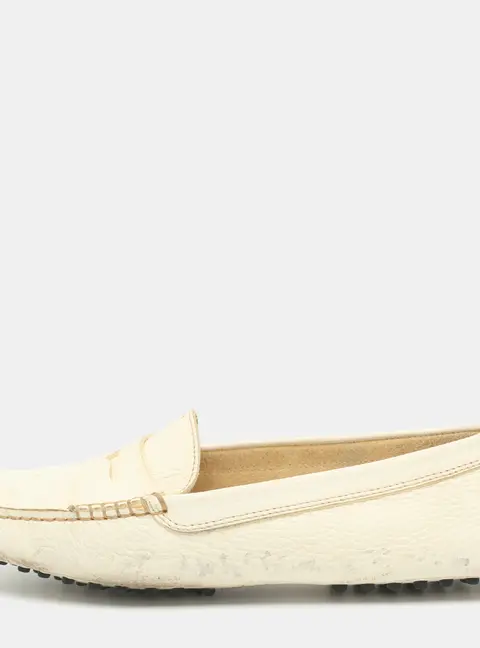 Tod's Size 38.5 Cream Leather Penny Loafers