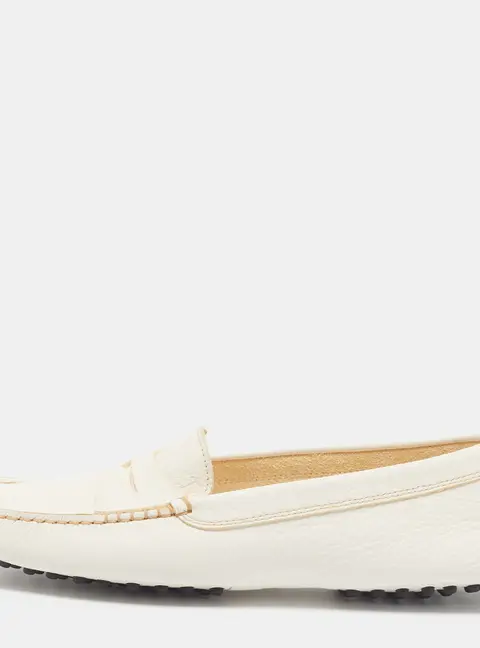 Tod's Gommino Size 40 Cream Leather Penny Loafers