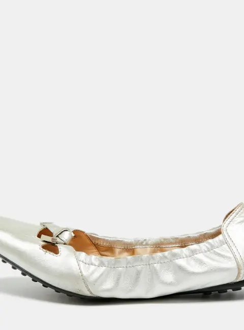 Tod's Size 37.5 Metallic Silver Leather Scrunch Ballet Flats