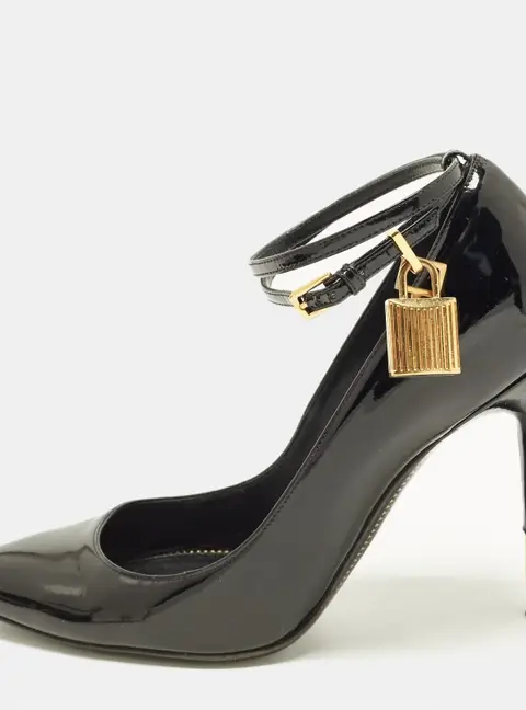 Tom Ford Padlock Size 37.5 Black Patent Leather Pumps