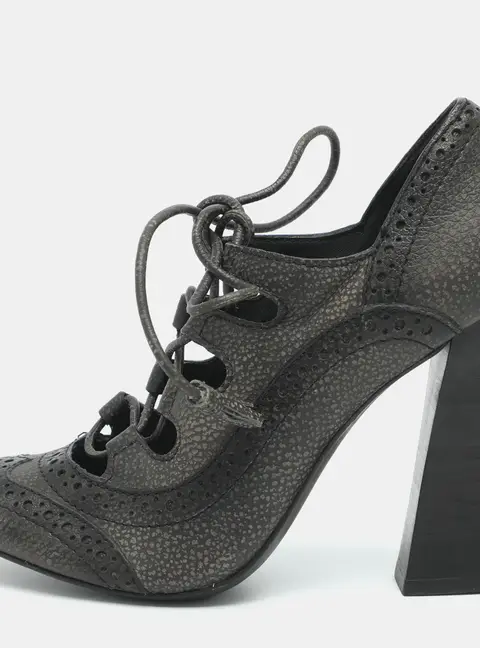 Tory Burch Size 36.5 Black Brogue Textured Leather Lace Up Pumps