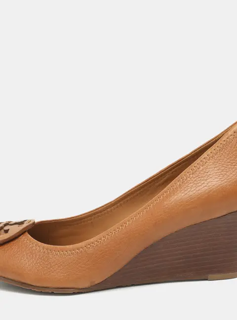 Tory Burch Sally Size 38.5 Tan Leather Wedge Pumps
