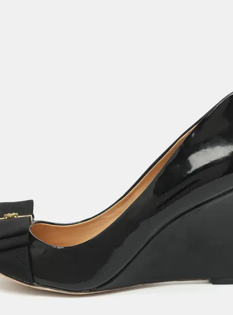 Tory Burch Size 39 Black Patent Leather Peep Toe Wedge Pumps