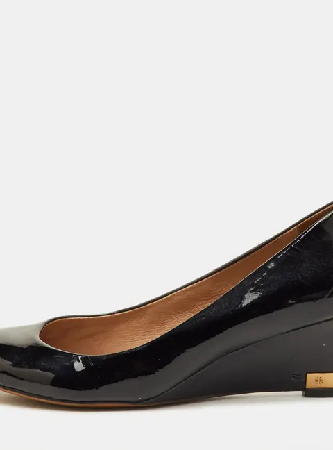 Tory Burch Size 38 Black Patent Leather Round Toe Wedge Pumps
