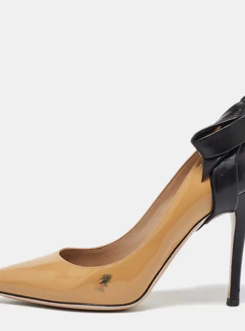 Valentino Beige/Black Leather and Patent Bow Pointed Toe Pumps Size 38.5