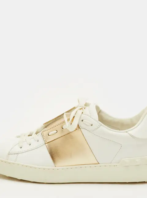 Valentino Rockstud Size 39.5 White/Gold Leather Low Top Sneakers