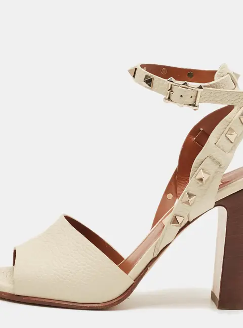 Valentino Rockstud Size 36.5 Cream Leather Ankle Strap Sandals
