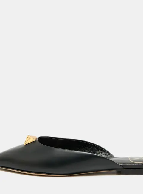 Valentino One Stud  Size 35 Black Leather Mules