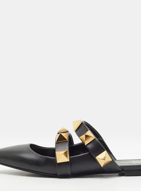 Valentino Roman Stud Size 38.5 Black Leather Flat Sandals