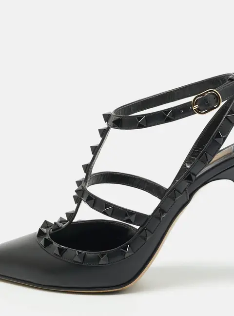 Valentino Rockstud Size 39 Black Leather Pumps