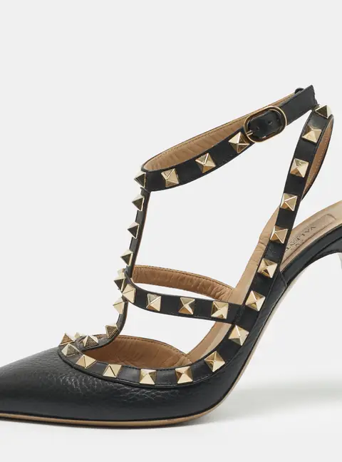 Valentino Rockstud Size 38 Black Leather Pumps