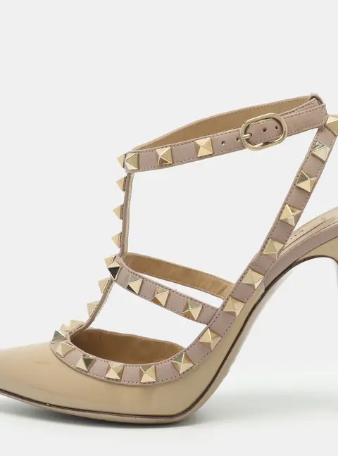 Valentino Rockstud Size 37 Beige Patent Leather Pumps