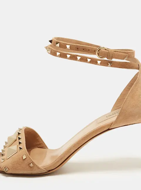 Valentino Rockstud Size 36 Cream Suede Ankle Strap Sandals